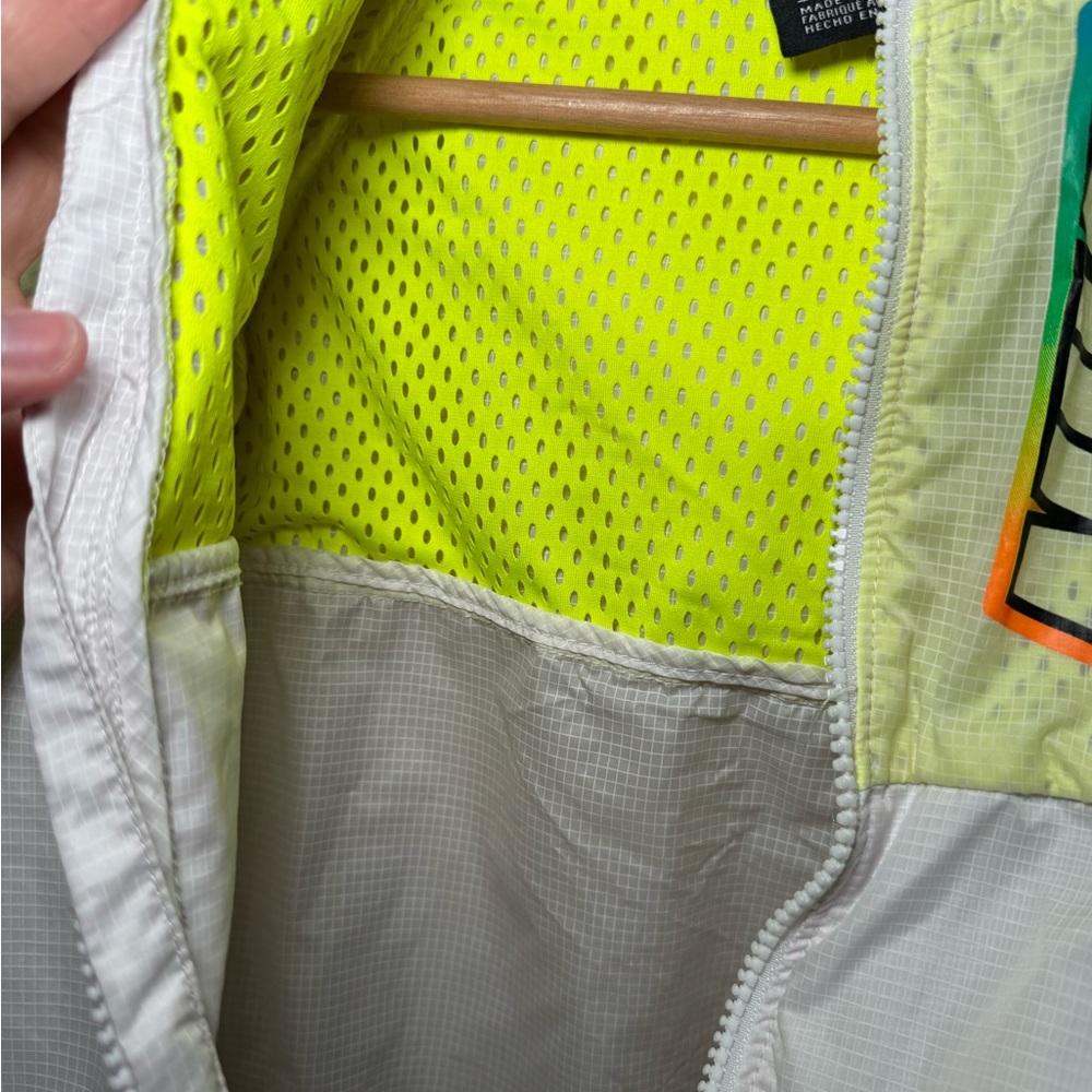 Nike kids 4-5T yellow and white windbreaker jacket - Picture 8 of 10